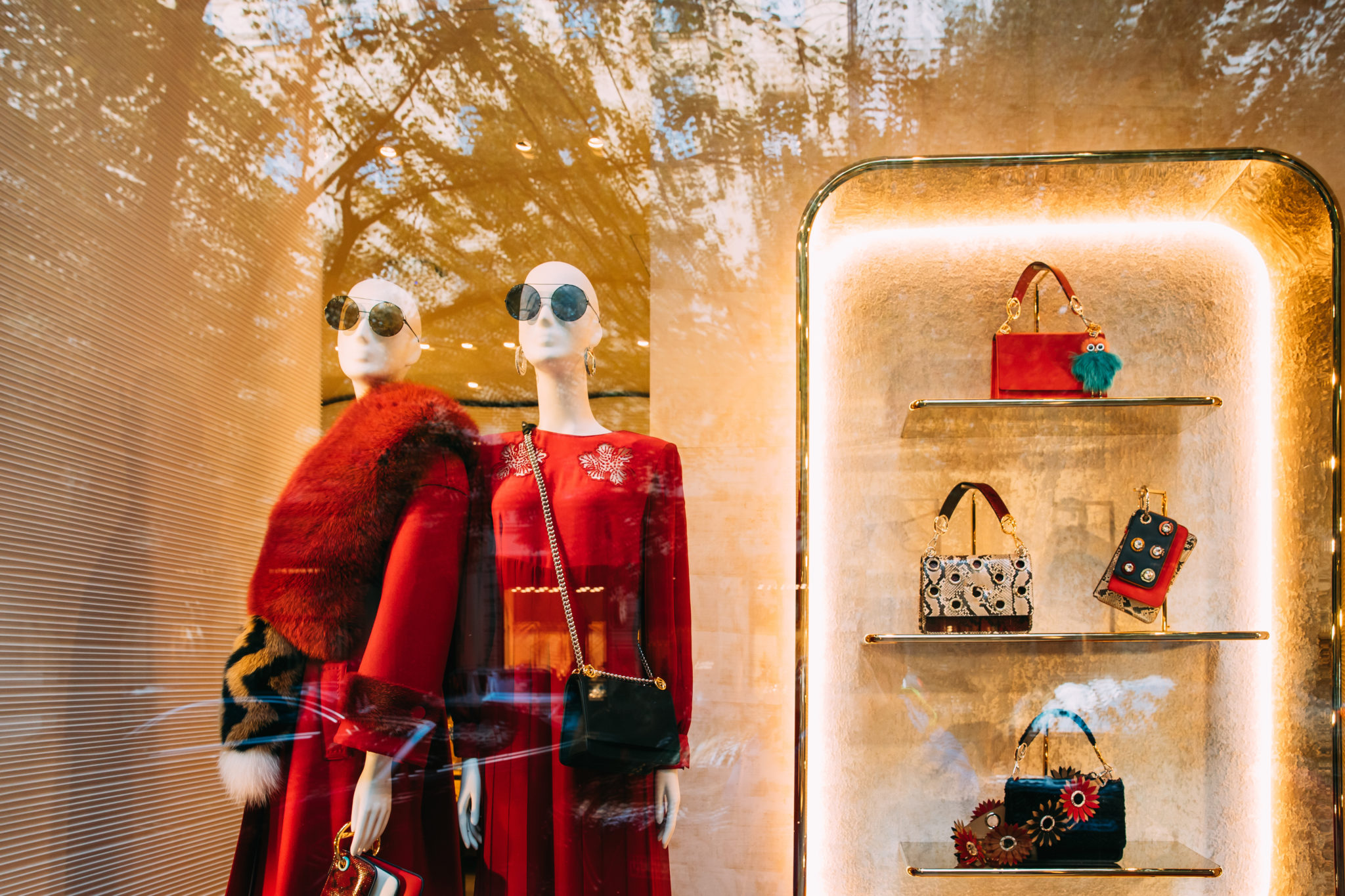 Louis Vuitton Christmas Showcase, Mannequins on the Background of